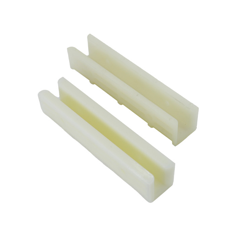 FKD-T002 121* (10/16) Obloga prtljažnika dizala